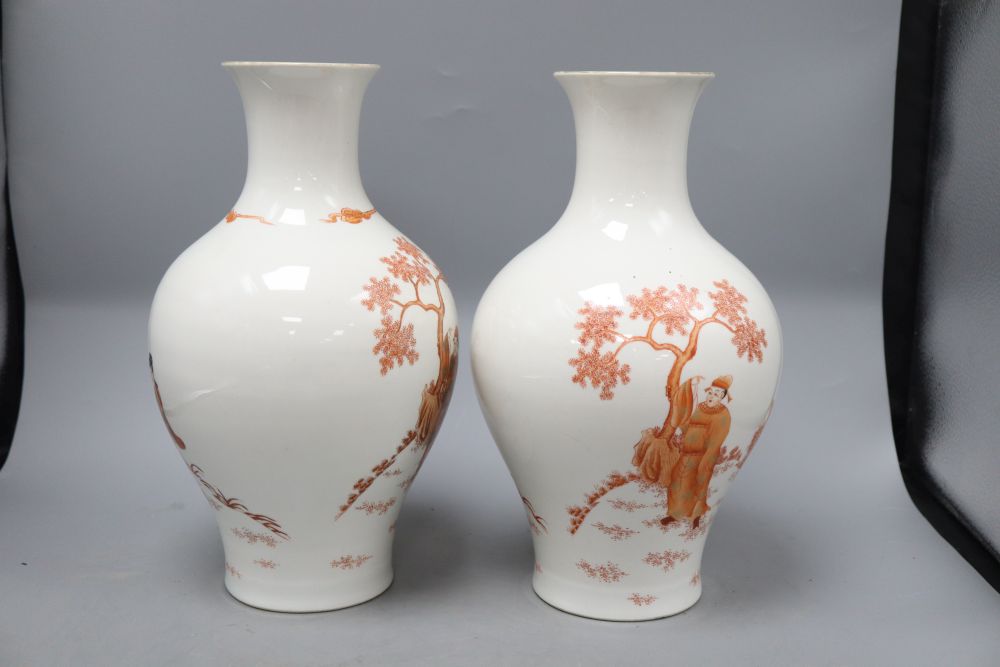 A pair of Republic period Chinese vases, height 31cm